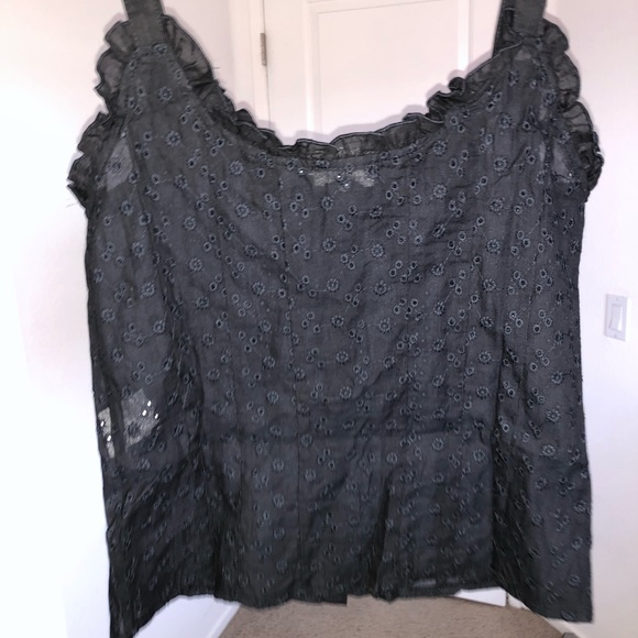 Button up eyelet tank! - Picture 5 of 8